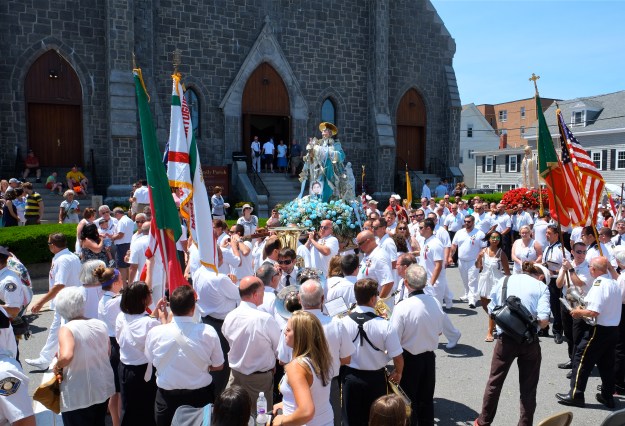 SAINT PETER'S FIESTA 2016 GLOUCESTER PROCESSION St. Ann's Church copyright Kim Smith