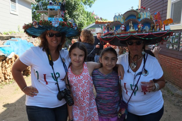 Fiesta Hat ladies April Lia  copyright Kim Smith
