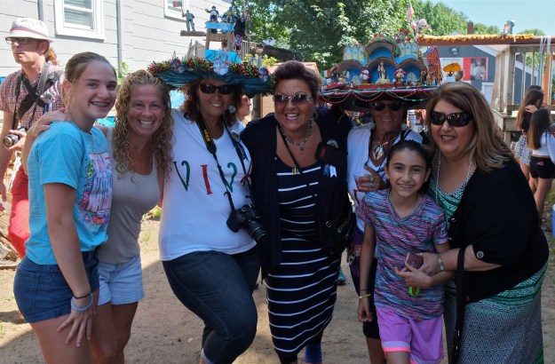 Fiesta Hat ladies copyright Kim Smith