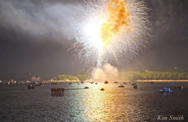 Gloucester Fireworks July 4 2016 -11 copyright Kim Smith